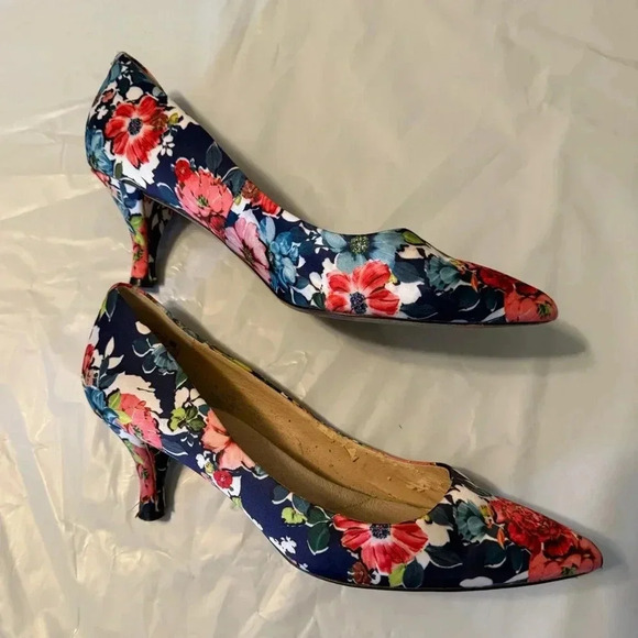 Lands End Floral Kitten Heal Size 9.5 - Picture 1 of 6